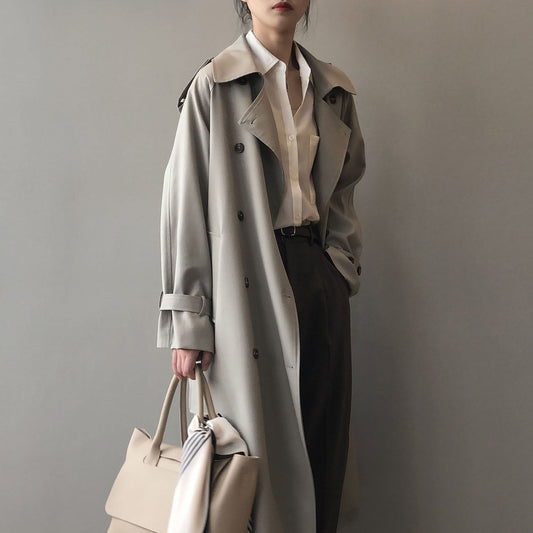 Sanne – Modieuze Dames Trenchcoat met Dubbele Rij Knopen